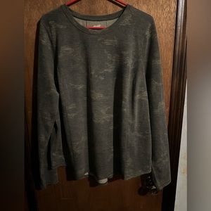 Women’s long sleeve tee